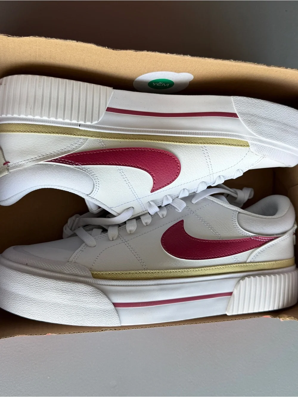 NEW Nike Women's 10 court Legacy Lift White Sneakers with red Swoosh Gold Trim